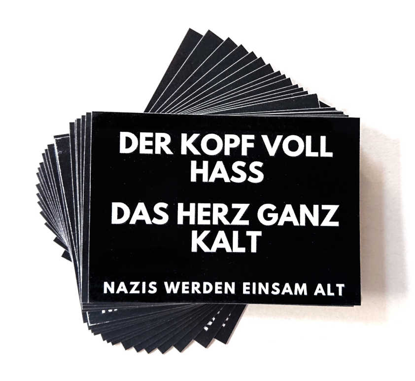 25x Stickern gegen Rechts - Motiv: Nazis werden einsam alt (7,5 x 5cm)